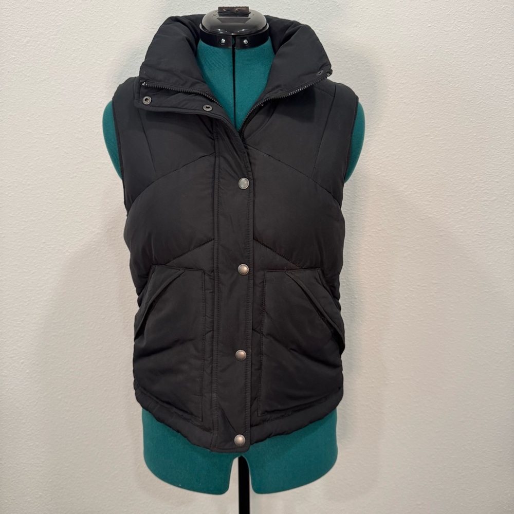 American Eagle Outfitters Black Quilted Vest